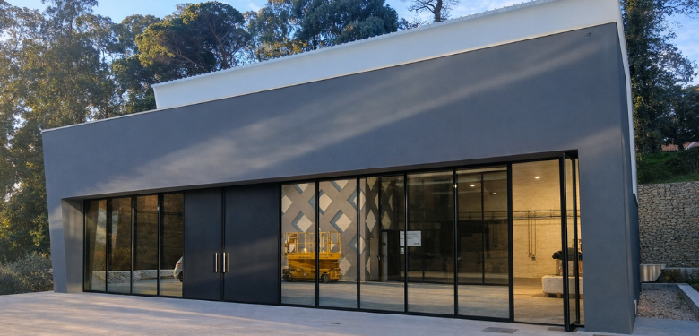 Fachada do Pavilhão Navigator - construção Contracta, Aveiro